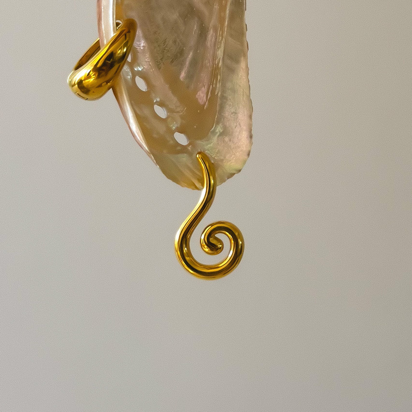 TIDE Stud Earrings