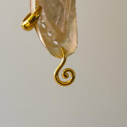 TIDE Stud Earrings