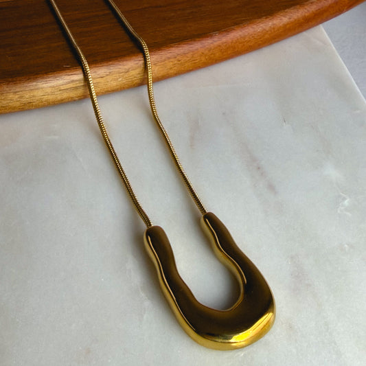 The HorseShoe Necklace