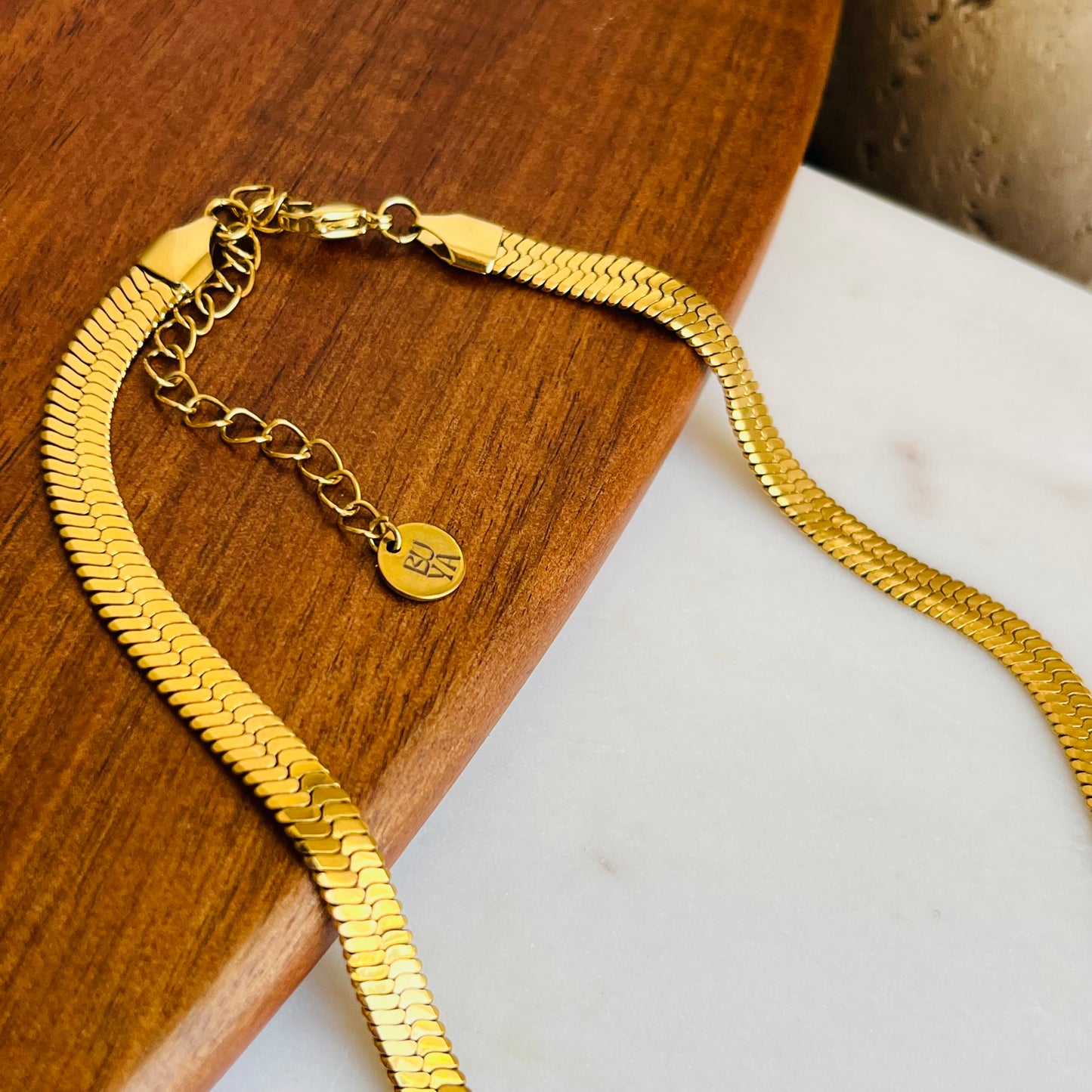 The Venom Choker